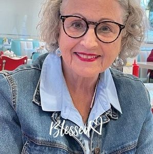 Meet your Posher, Dolores